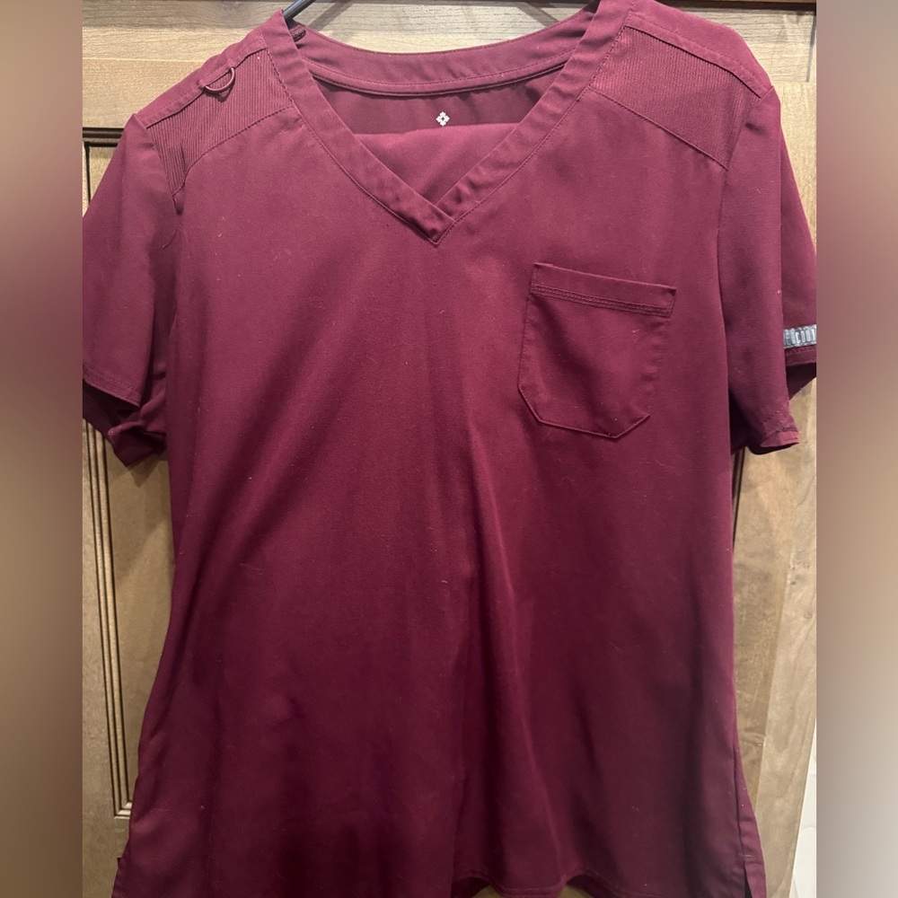 Women’s Med Couture Burgundy scrub set Large L